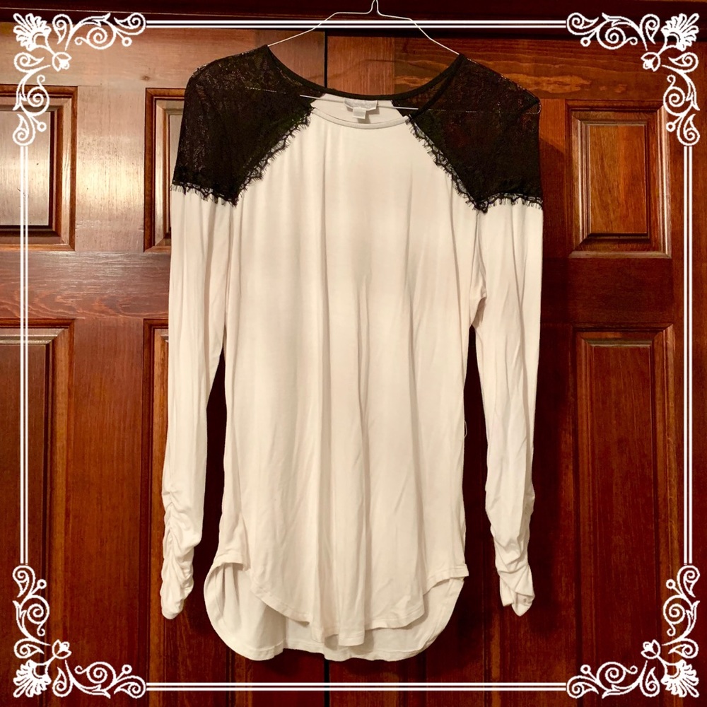 Bisou Bisou Knit Lace Shoulder Ruched Top - Picture 2 of 6